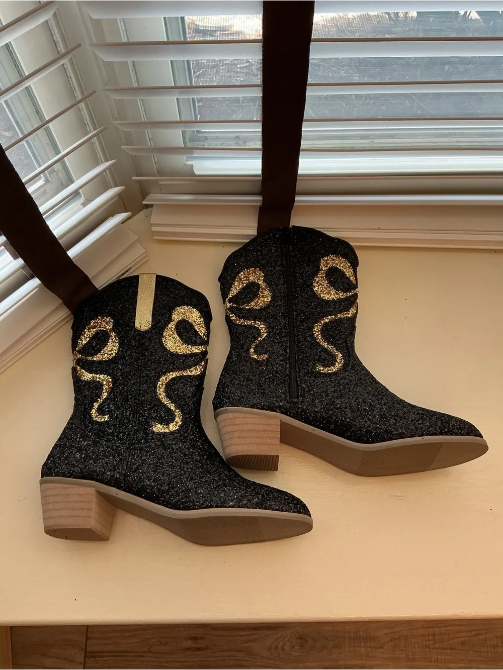 Women's Glitter Western Boots - Black & Gold